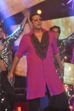 Akshay Kumar on the sets of Big Boss in Lonavla, Mumbai on 7th Dec 2012 (46).JPG